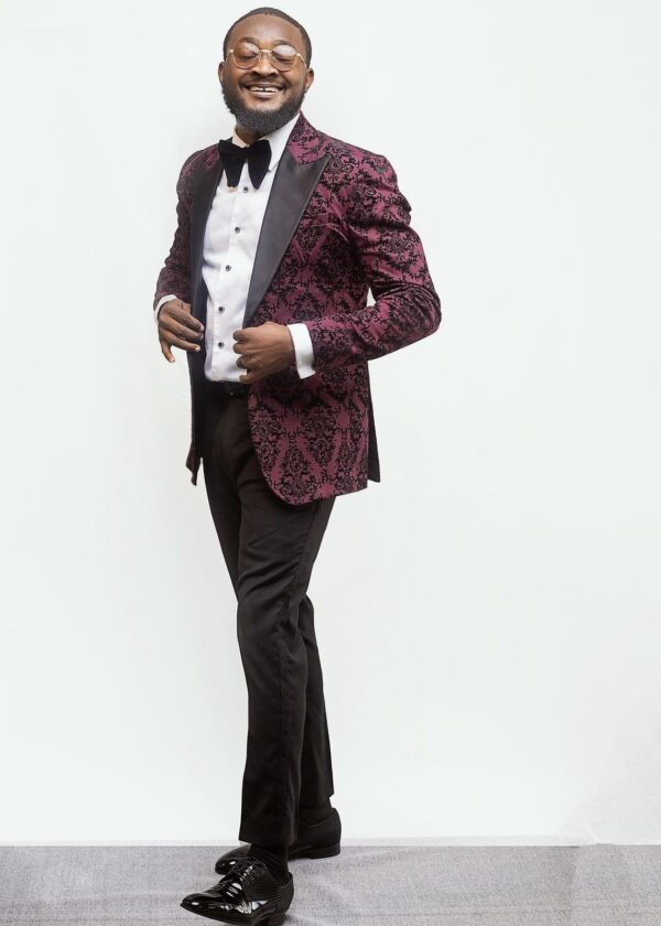 FLORA PATTERNED PEAK LAPEL TUXEDO