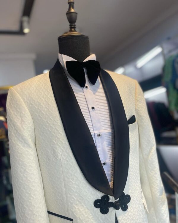 WHITE FLOWERY PATTERNED TUXEDO - Image 2